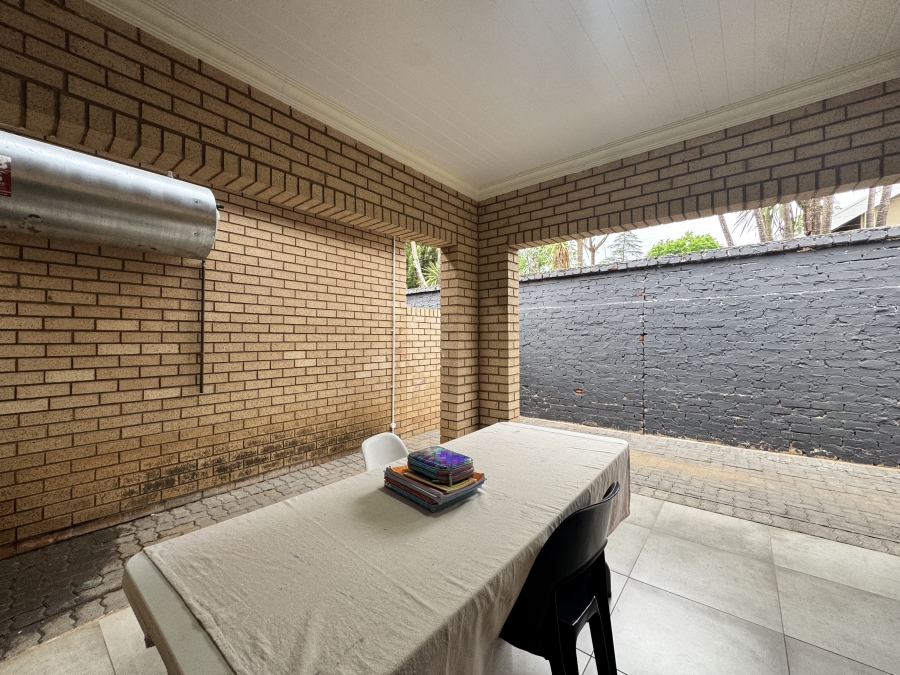 To Let 2 Bedroom Property for Rent in Flamwood North West